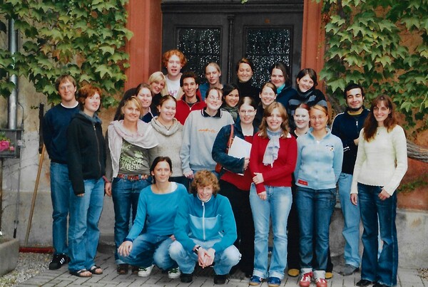 Die Freiwilligen des Jahrgangs 2005/06 der Jugendbauhütte Rheinland