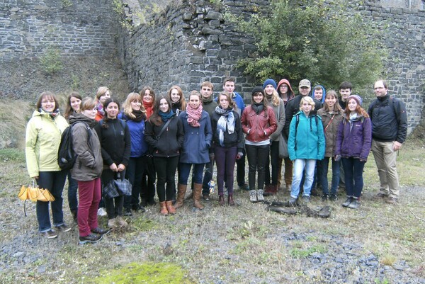 Die Freiwilligen des Jahrgangs 2013/14 der Jugendbauhütte Rheinland